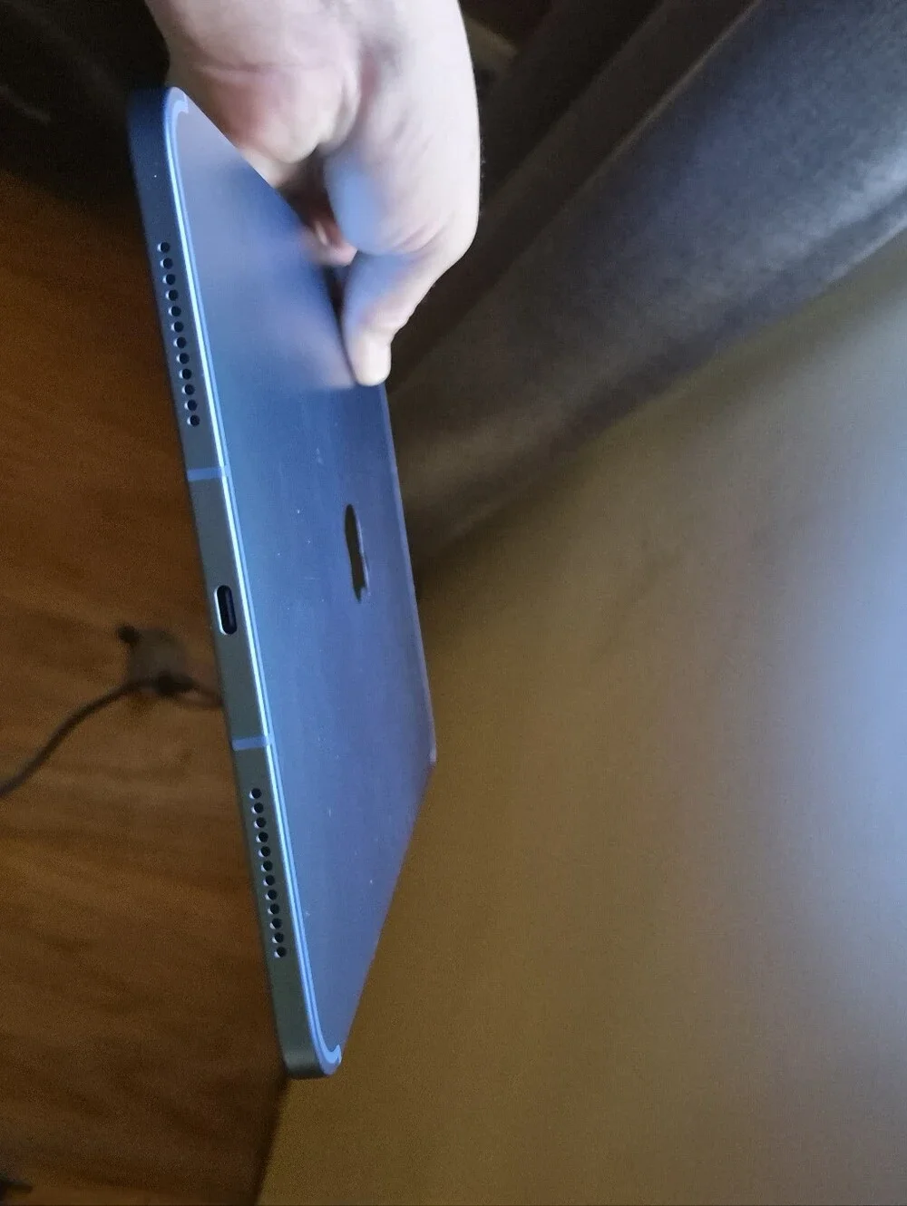 Apple iPad Mini in Blue - Compact High-Resolution Tablet
